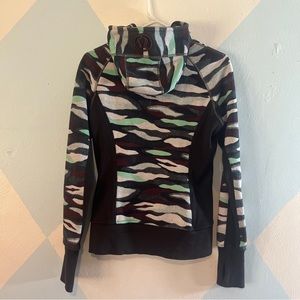 Lululemon Scuba Hoodie II Mini Coast Camo Size 6